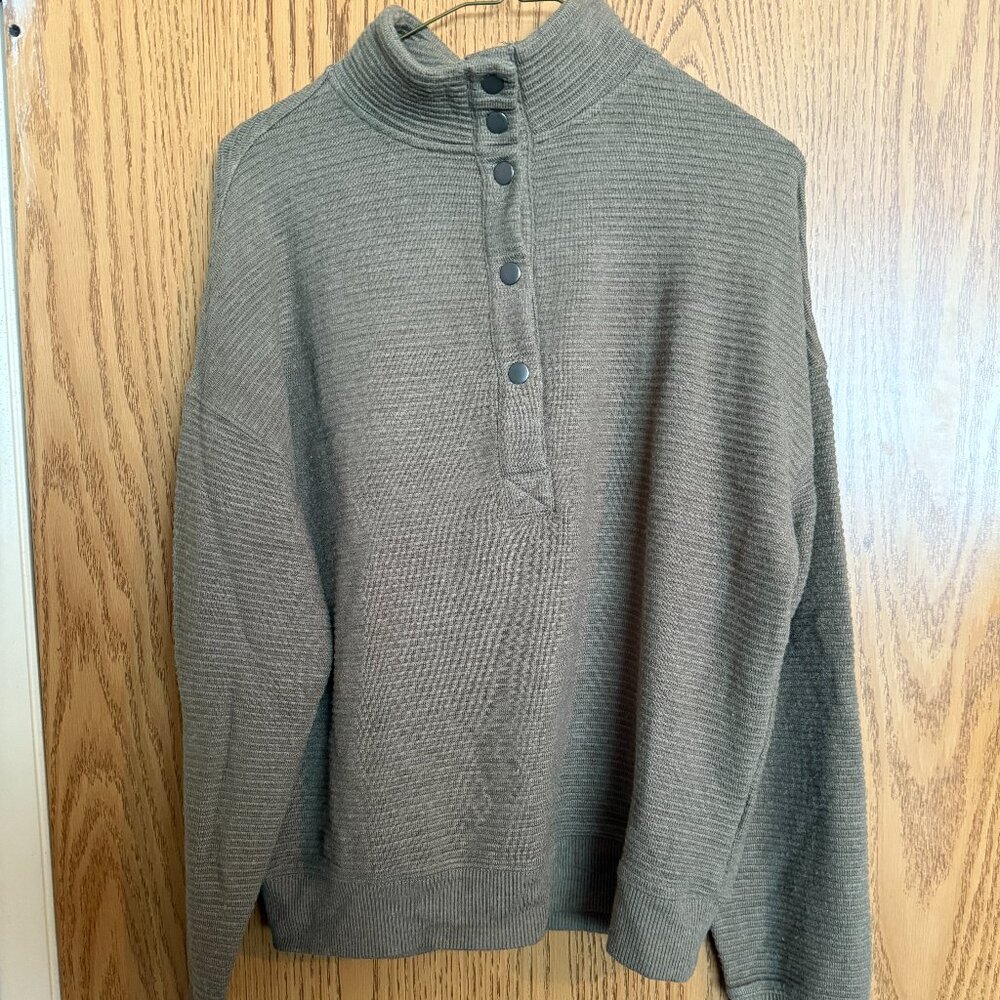 Thread & Supply Cowl Neck Snap Front Long Sleve Horizontal Ribbed Pullover M